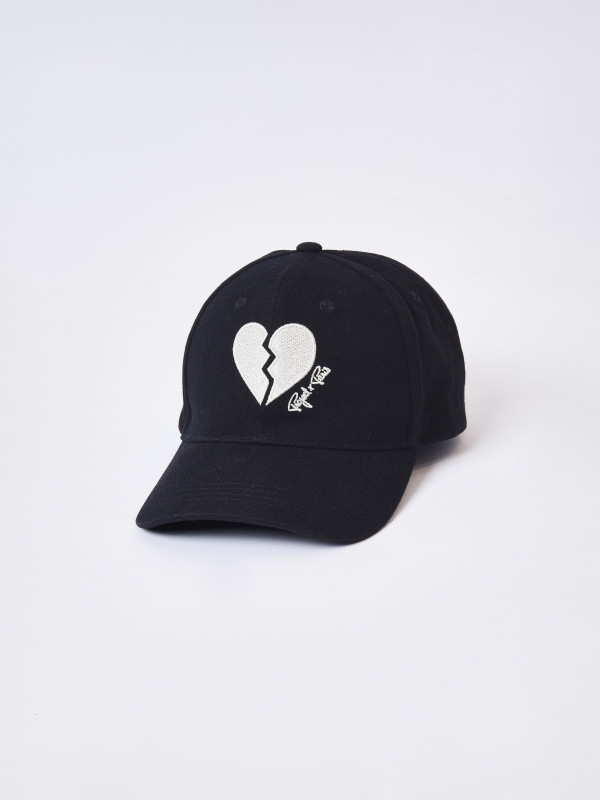 Cappello unisex regolabile con cuore spezzato - Nero