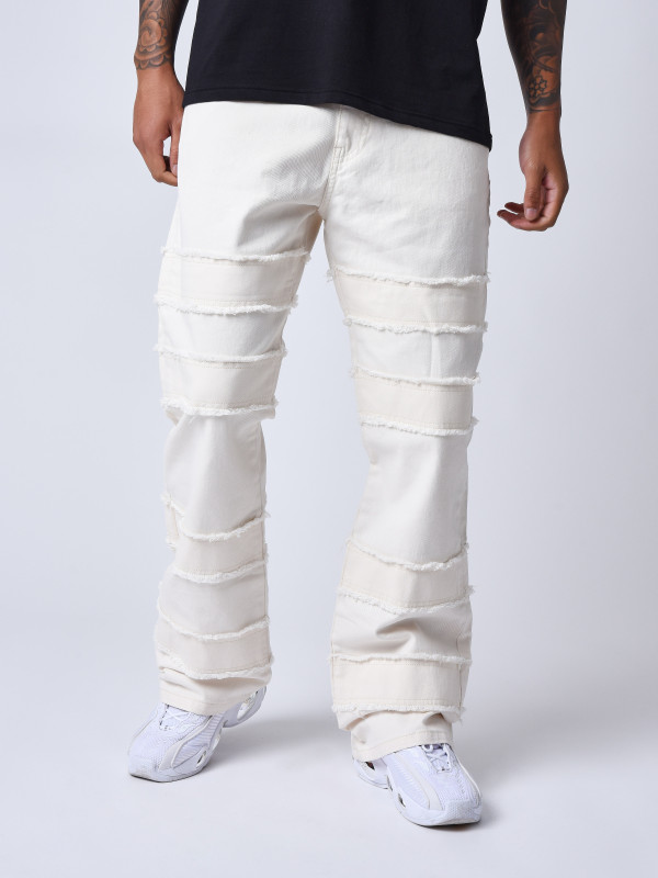 Jeans ausgestellt mit ausgefransten Details - Kreide